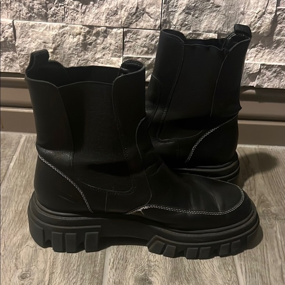 Marc Fisher Black Combat Moto Boots with Chunky Sole - Picture 3 of 11